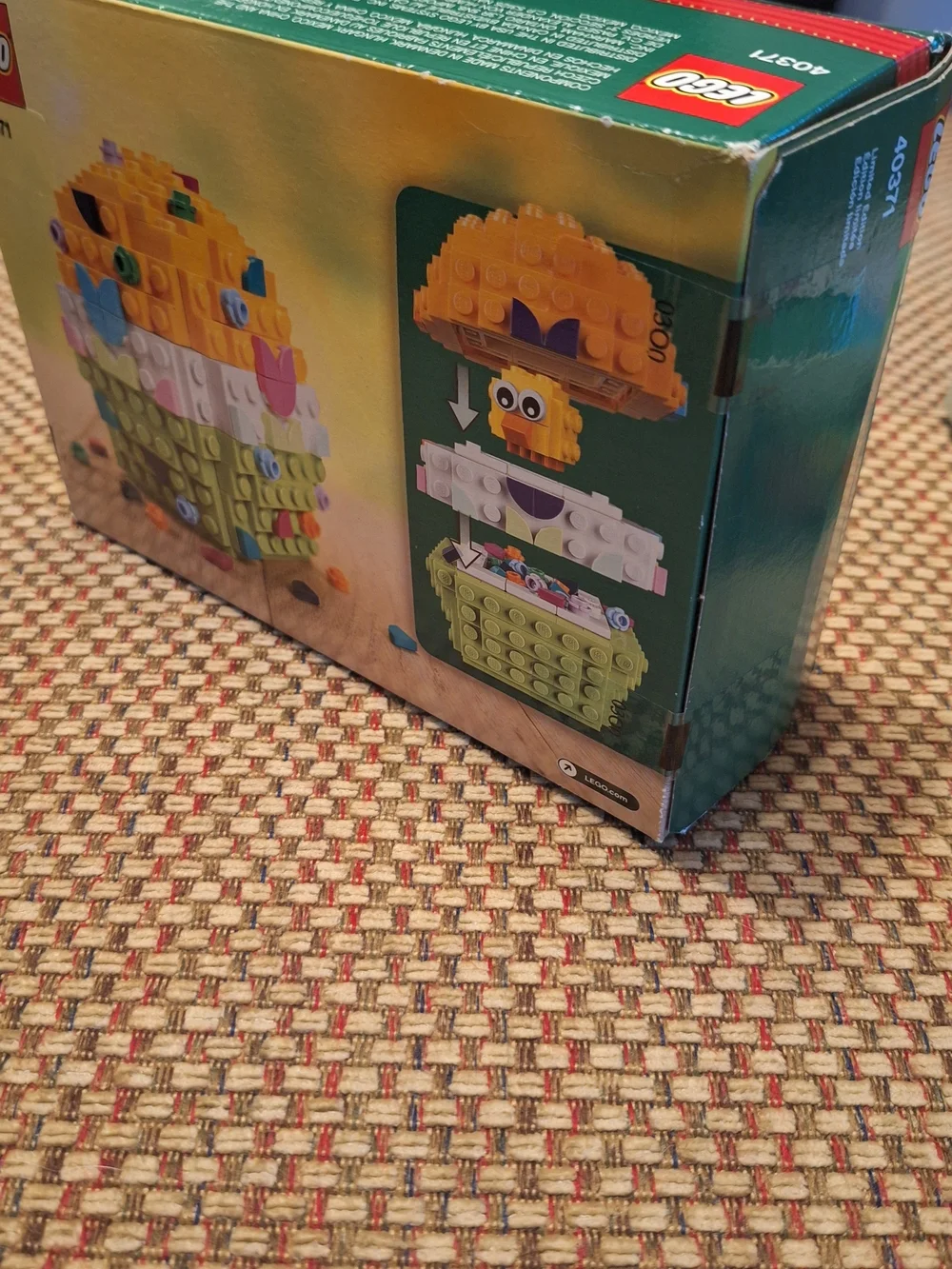 LEGO Easter Themed Builds - 40471  Chick, 30587 Basket, & 30643 Chickens